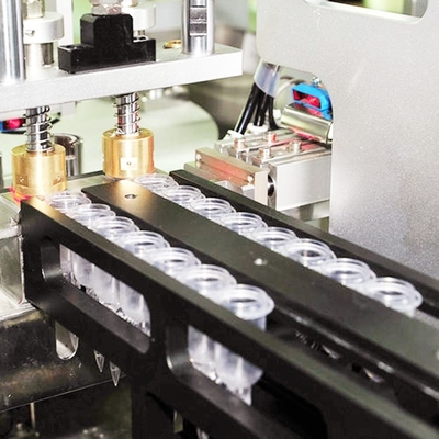 Tubo disponible mecánico de la infusión que hace la cadena de producción de equipamiento médico de la máquina