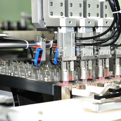 Tubo disponible mecánico de la infusión que hace la cadena de producción de equipamiento médico de la máquina