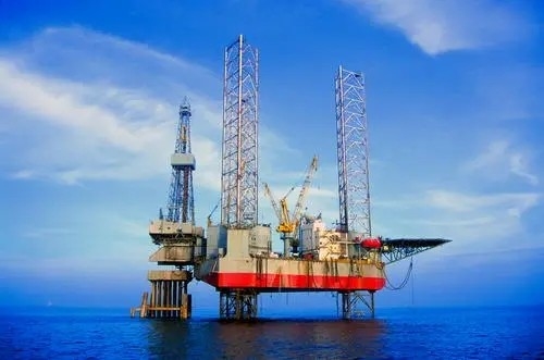 plataforma de explotación de yacimientos petrolíferos en alta mar de la empresa ZX
