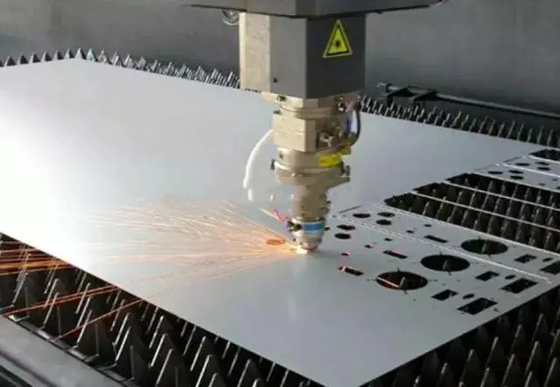 Cortadora horizontal del laser de la fibra de la longitud de onda 120m/Min de alta velocidad