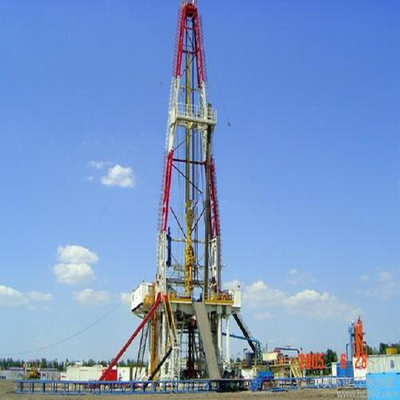 RG API Standard Oil Field Oil y el camión agujereado bien del agujero de gas montaron la plataforma de perforación móvil de ZJ30 750hp y la paliza Rig Max D